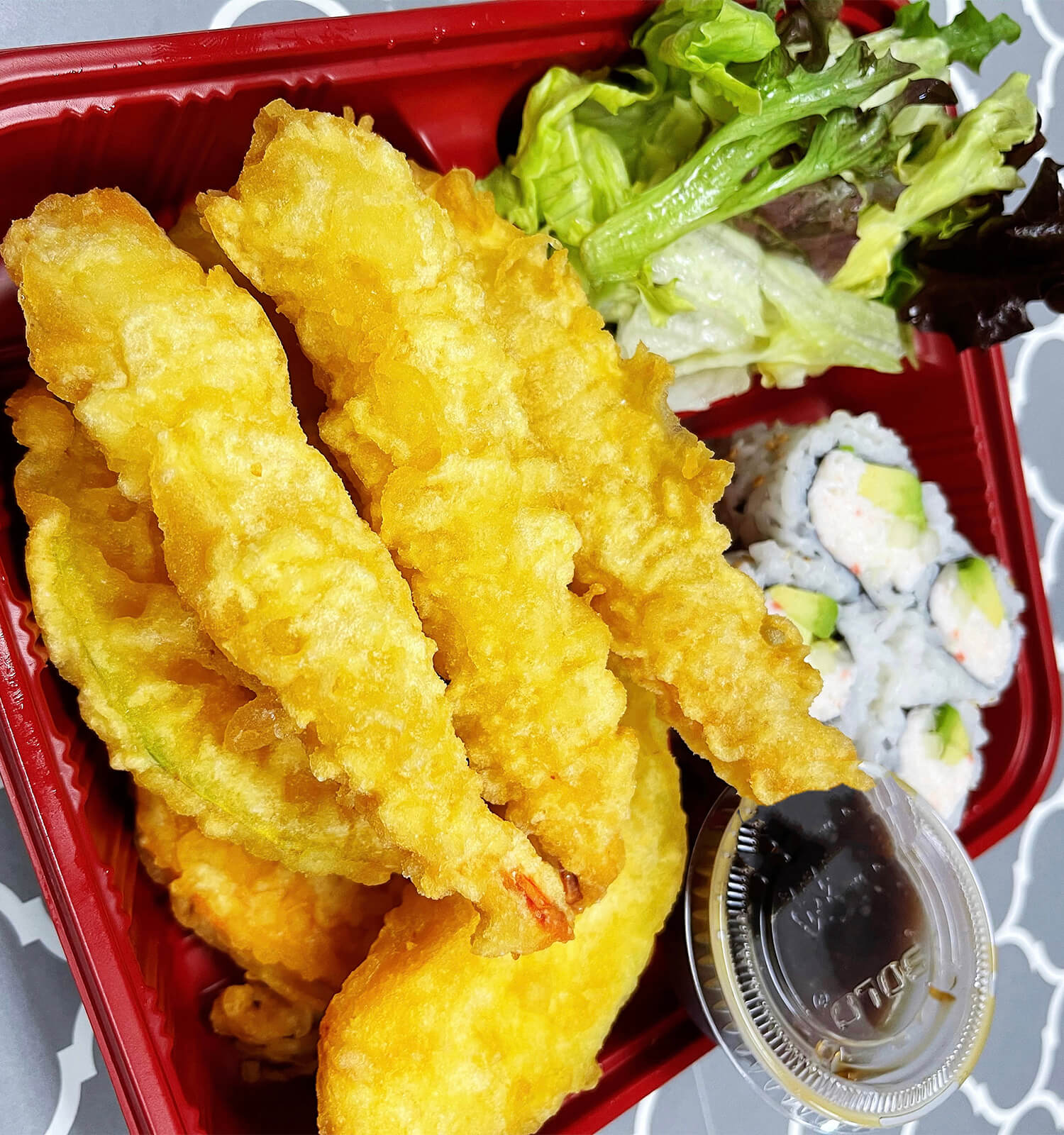 Aloha-Hawaiian-BBQ-&-Sushi-Asian-Fusion-restaurant-Shrimp-Tempura-Bento-Box-Baldwin-Park Bento box with shrimp tempura, sushi rolls, salad at Aloha Hawaiian BBQ & Sushi, a Asian Fusion restaurant in Baldwin Park